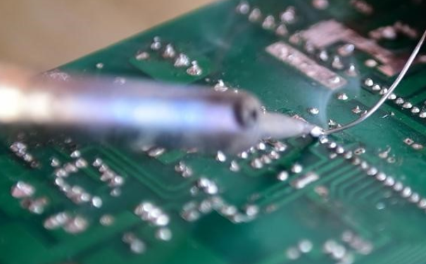 電子元器件焊接基礎知識及注意事項 電子元器件焊接基礎知識及注意事項